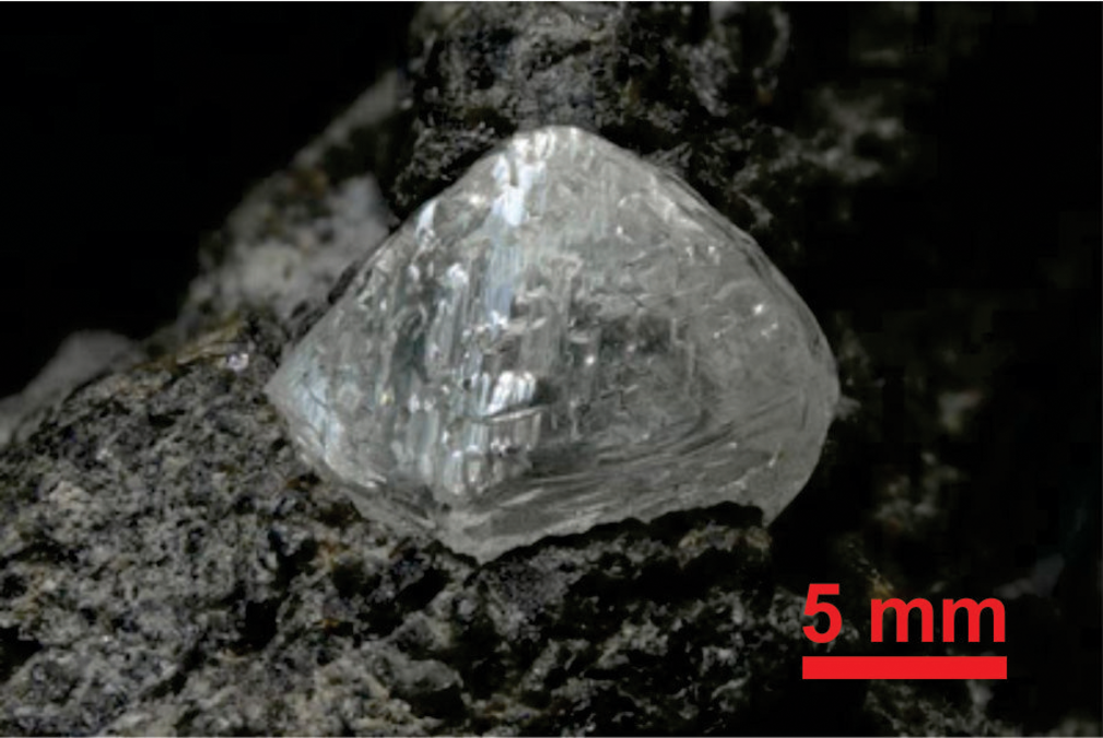Mineiros de Angola encontram maior diamante rosa puro descoberto